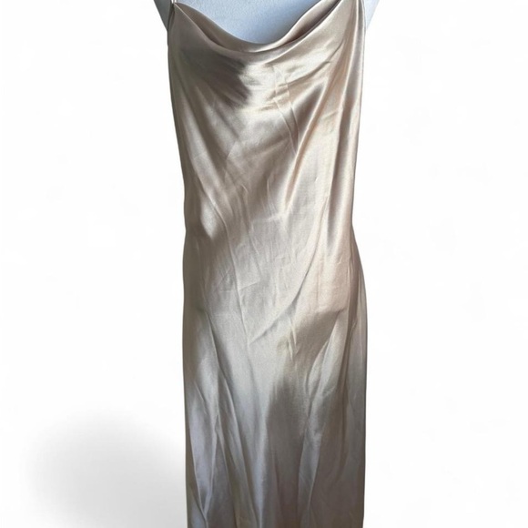 Bebe Elegant Cream Satin Slip - Picture 2 of 6